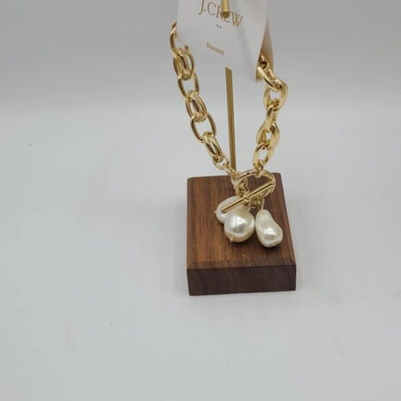 J Crew Factory Gold Tone Toggle Bracelet with Faux Pearl NWT! NEW! Chunky - Picture 9 of 9